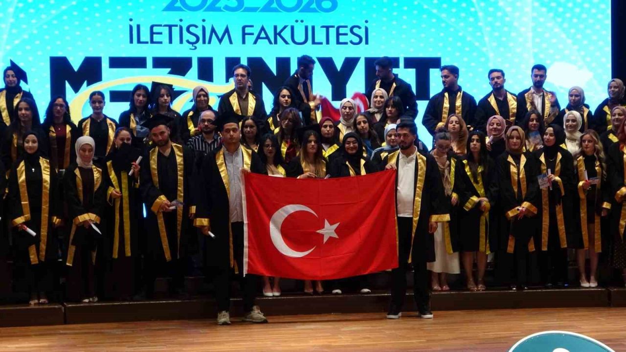 İnönü Üniversitesi İletişim Fakültesi’nde mezuniyet heyecanı
