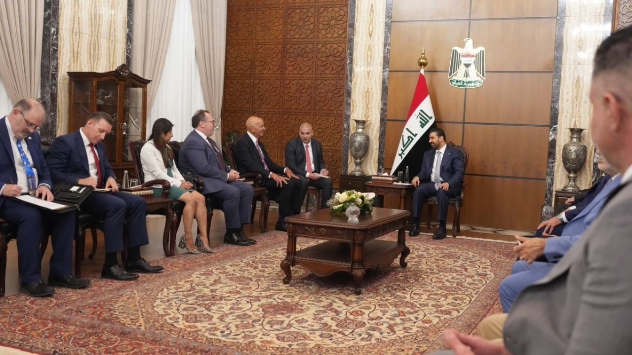 Irak Başbakanı Zeydi ile ABD Özel Temsilcisi Barrack, silahlı grupların dağıtılmasını görüştü