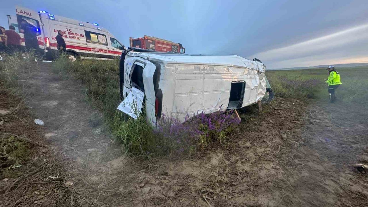 İşçi servisi devrildi: 1 ölü, 7 yaralı