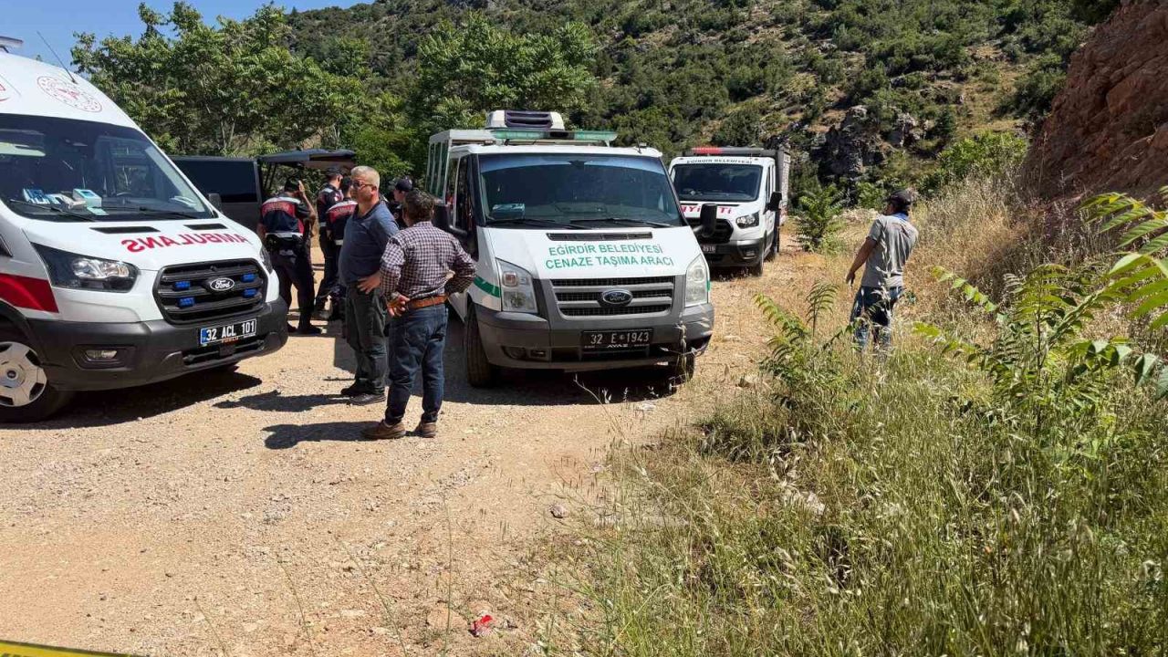 Isparta’da park halindeki araçta 2 gencin cansız bedeni bulundu