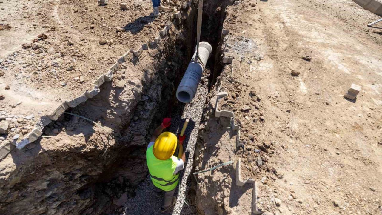 İzmir Büyükşehir’den Seferihisar’ın altyapısına 140 milyon liralık yatırım