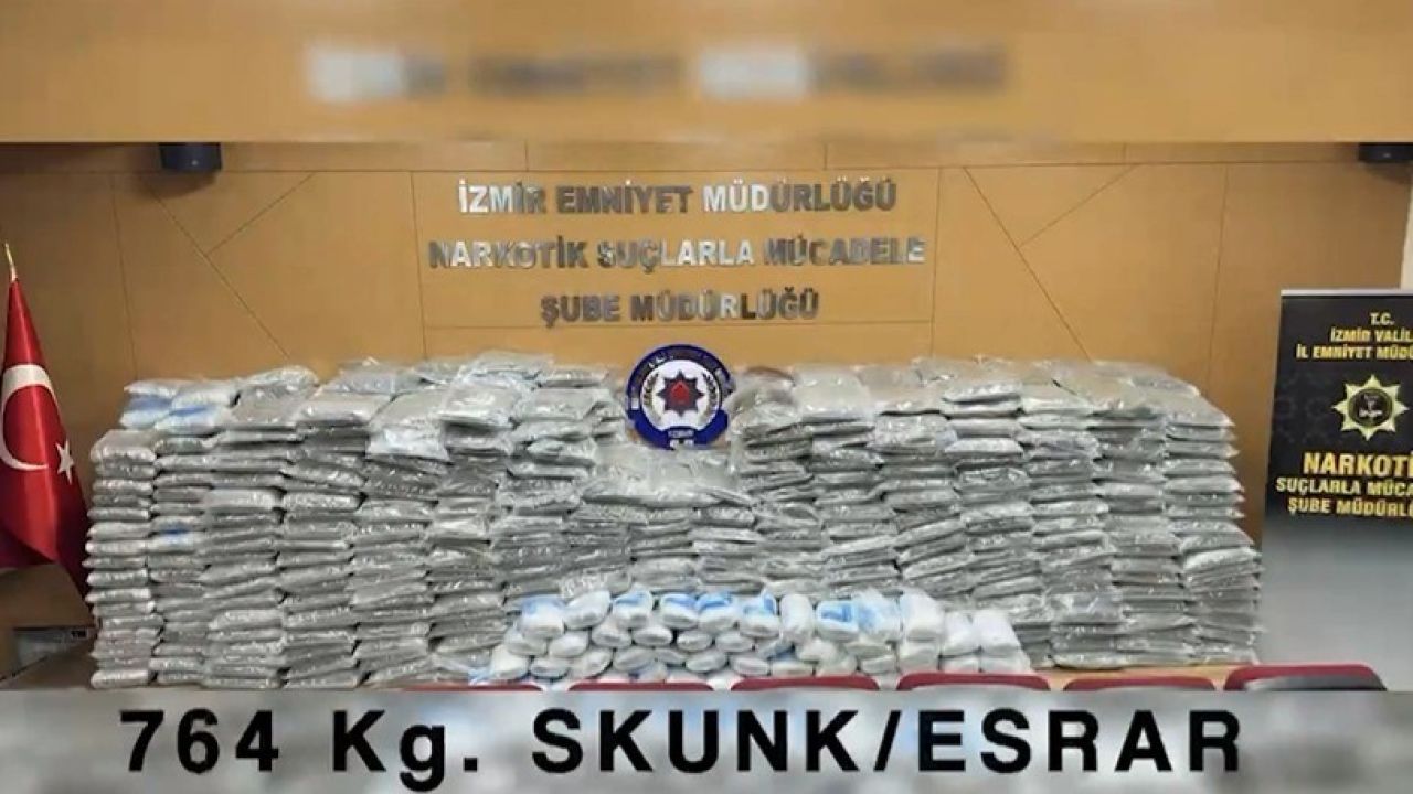 İzmir’de düzenlenen operasyonda 764 kilogram uyuşturucu madde ele geçirildi