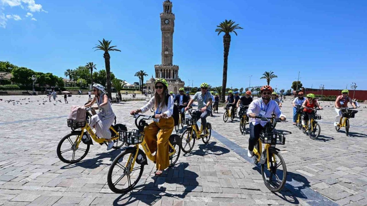 İzmir’de fuarcılığın uluslararası liderleri buluştu