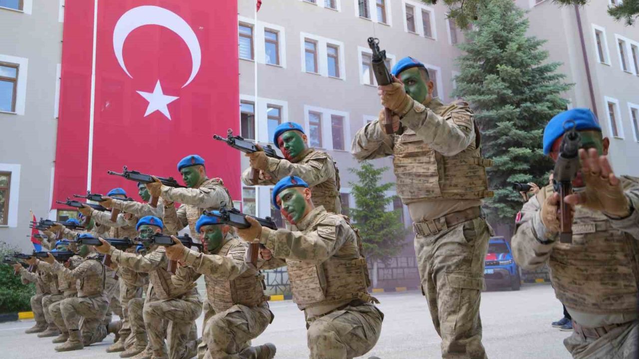 Jandarma Teşkilatının 187’nci yılı Bayburt’ta tüfekli gösteriyle kutlandı