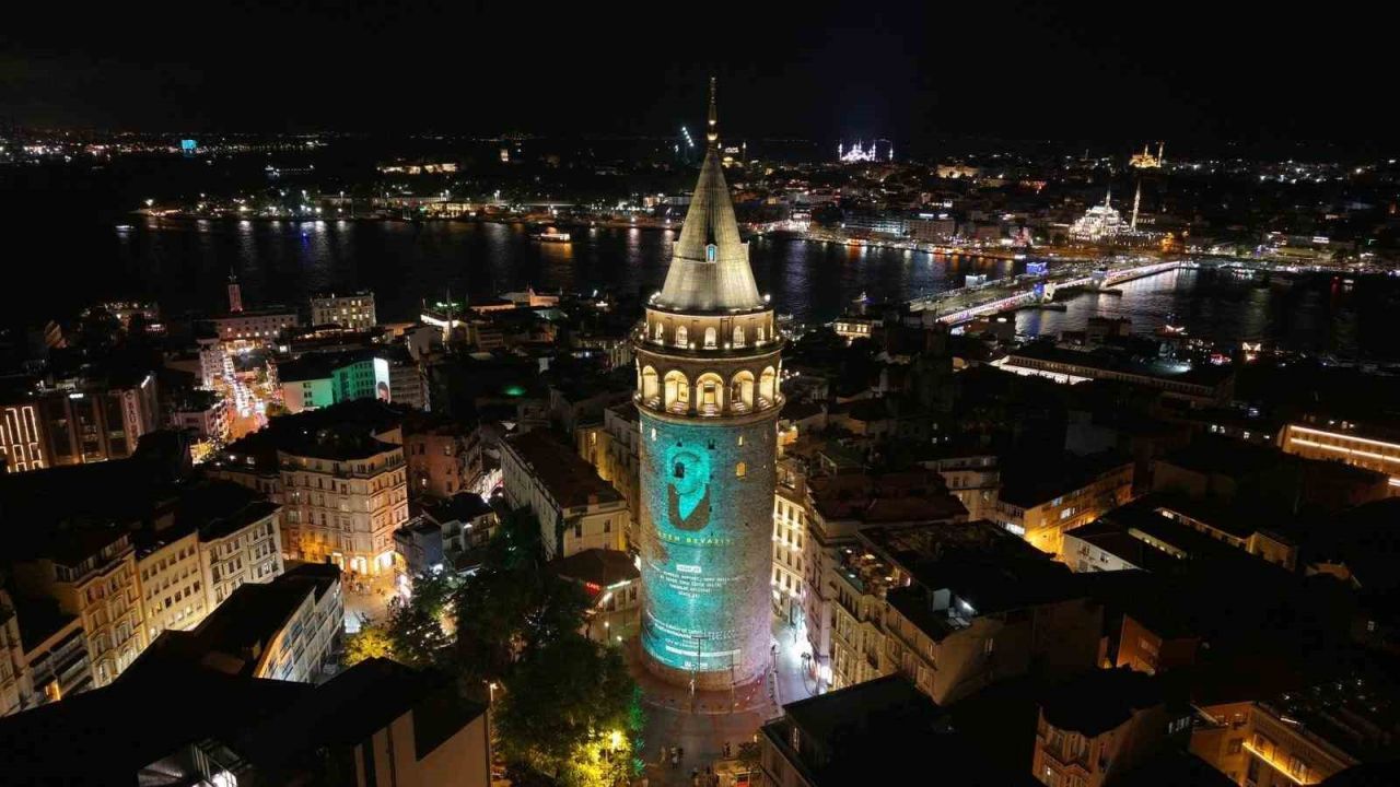 Kahramanmaraş’ın edebiyat ışığı Galata Kulesi’ne yansıdı