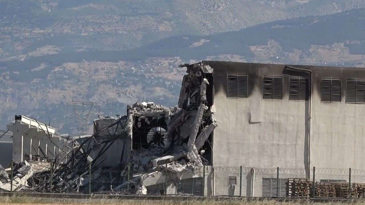 Kahramanmaraş’ta tekstil fabrikasındaki yangınının yol açtığı hasar görüntülendi
