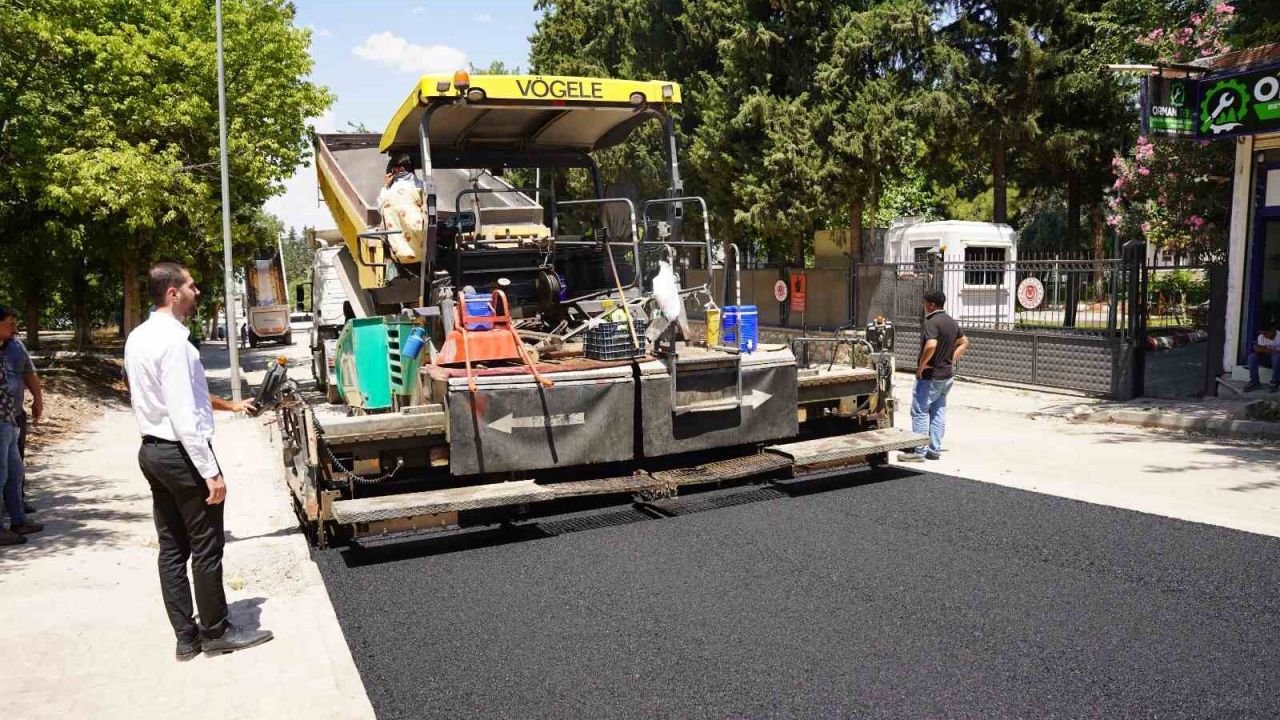 Kahta’da yol ve asfalt seferberliği sürüyor