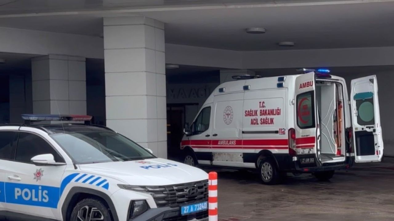 Karne günü bıçaklanan 10’uncu sınıf öğrencisi ağır yaralandı