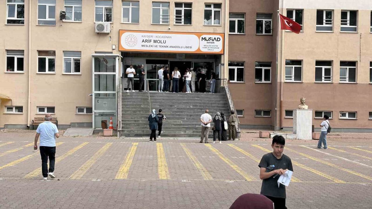 Kayseri’de LGS heyecanı başladı