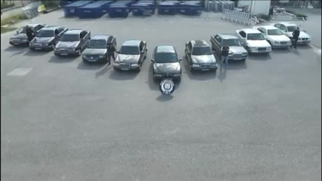 Kazalı lüks araçları change işlemiyle piyasaya süren şebeke çökertildi