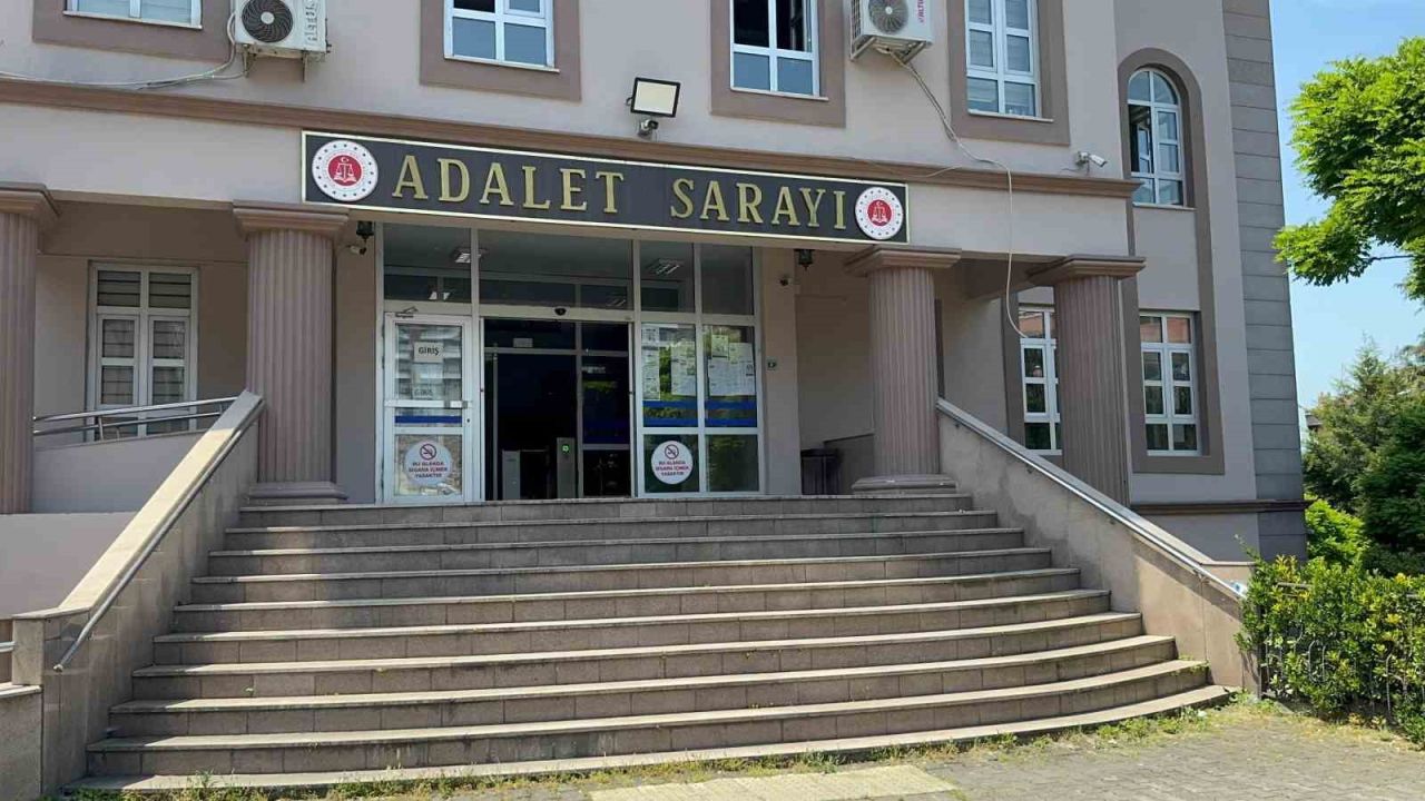 Kenevir yetiştirmek için iklimlendirme sistemi kurmuş