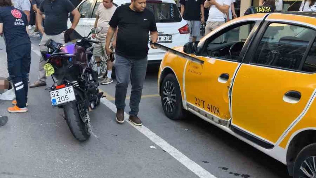 Keşan’da otomobil ile çarpışan motosikletin sürücüsü yaralandı