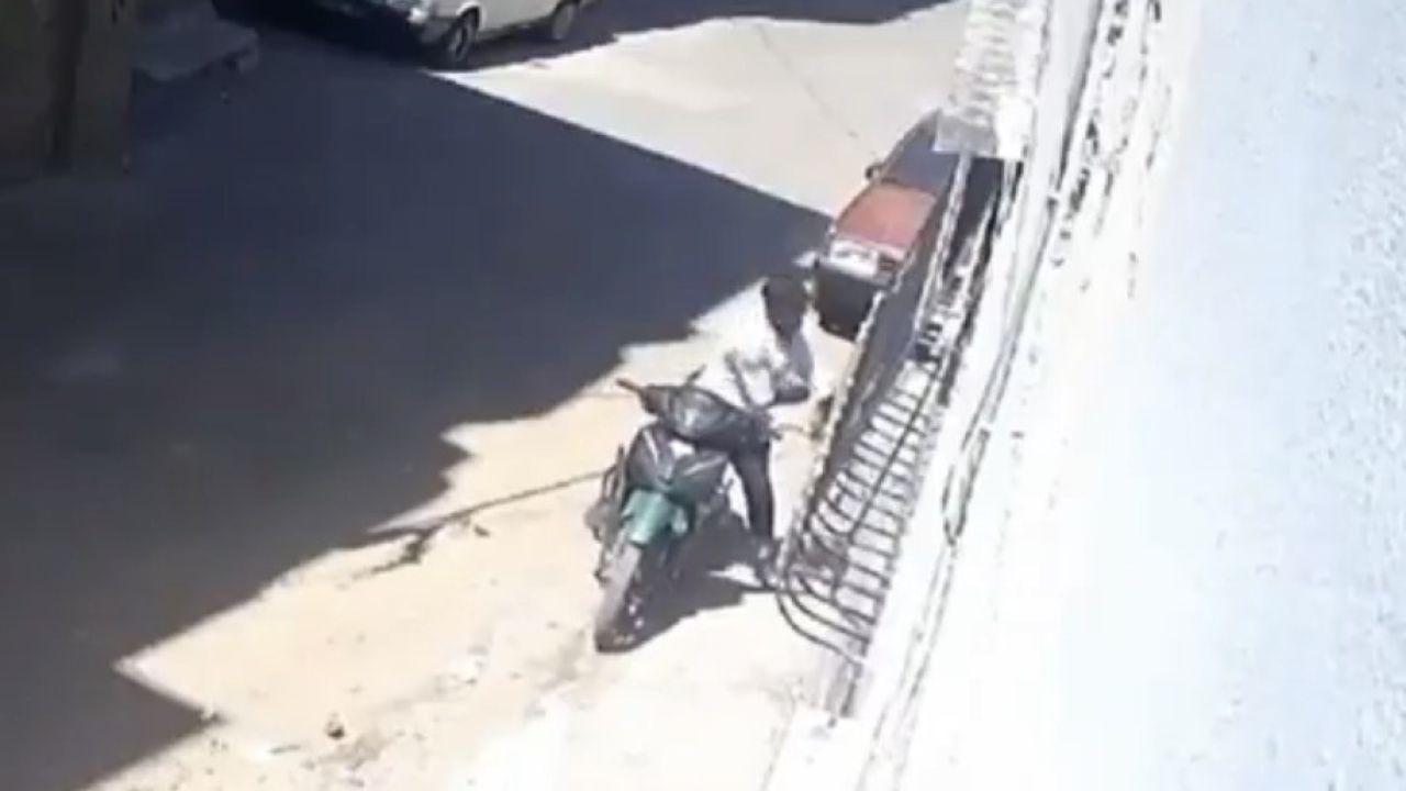 Kızını darp edip motosikletle sürükleyen babanın 12 suç kaydı olduğu ortaya çıktı