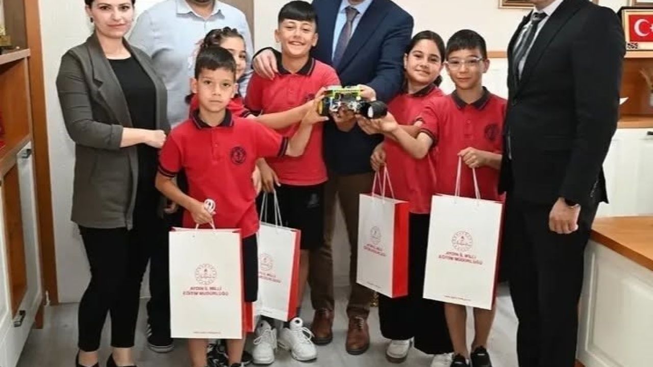 Koçarlı’nın ’Neşe Robot’u Türkiye üçüncüsü oldu