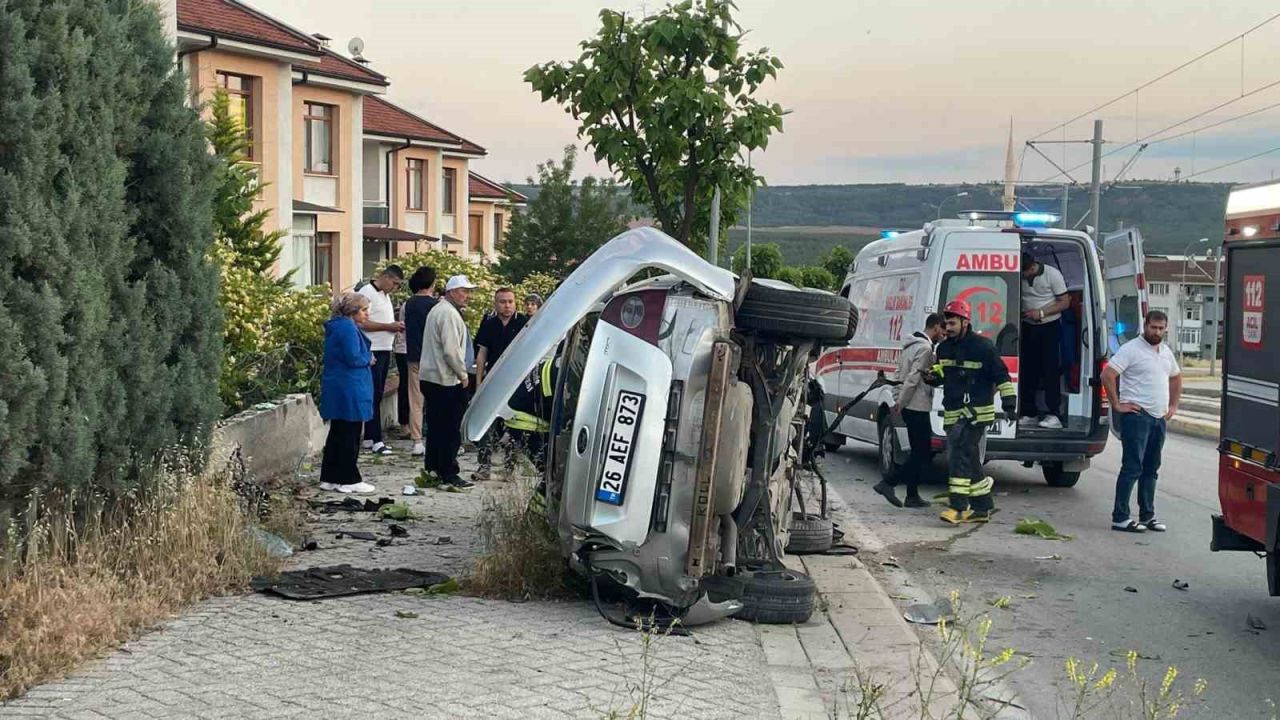 Kontrolünden çıkan aracın genç sürücüsü yaralandı