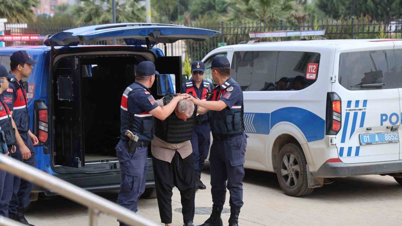 Kozan’da baba ve oğlunu öldüren zanlı adliyeye sevk edildi