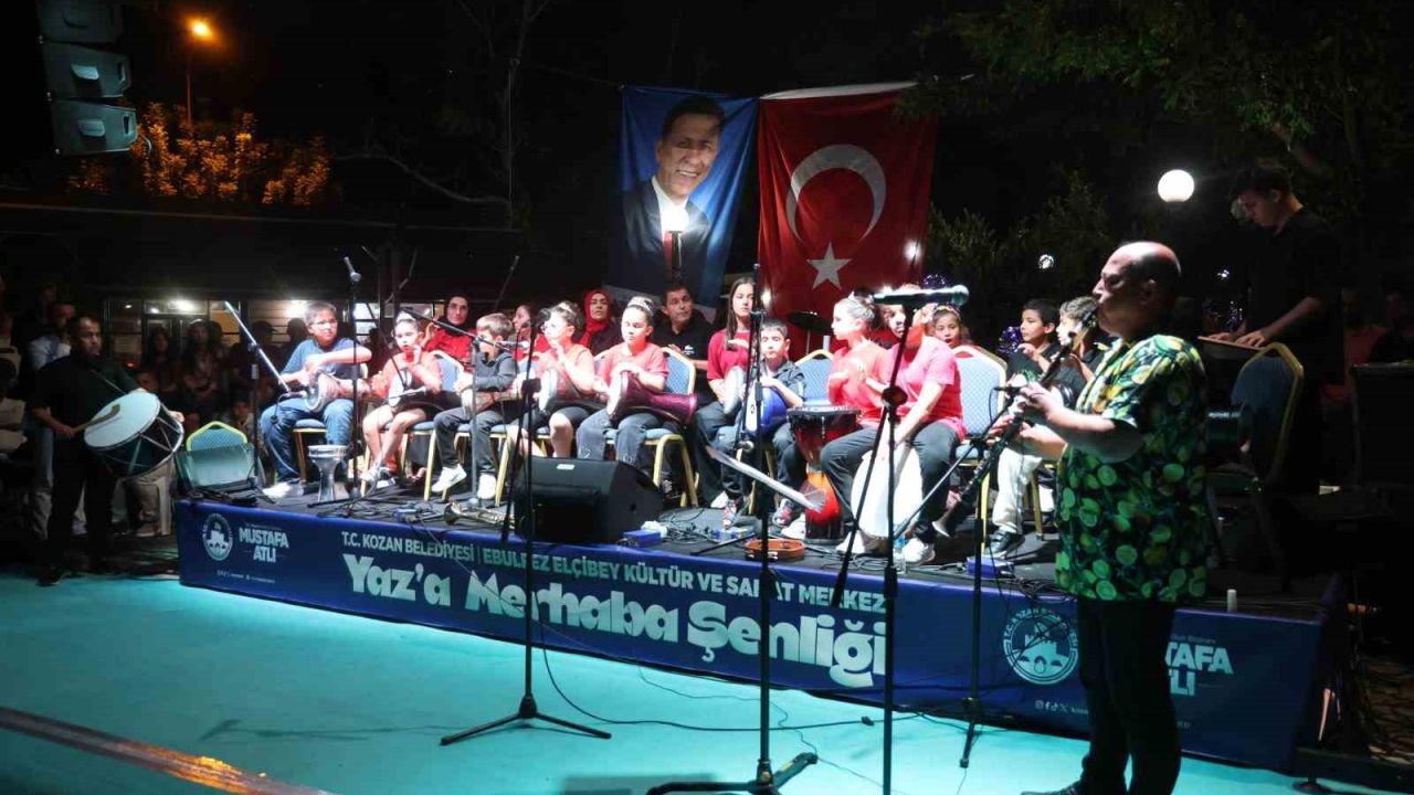 Kozanlı gençlerin sanat gösterisi izleyicilerden tam not aldı