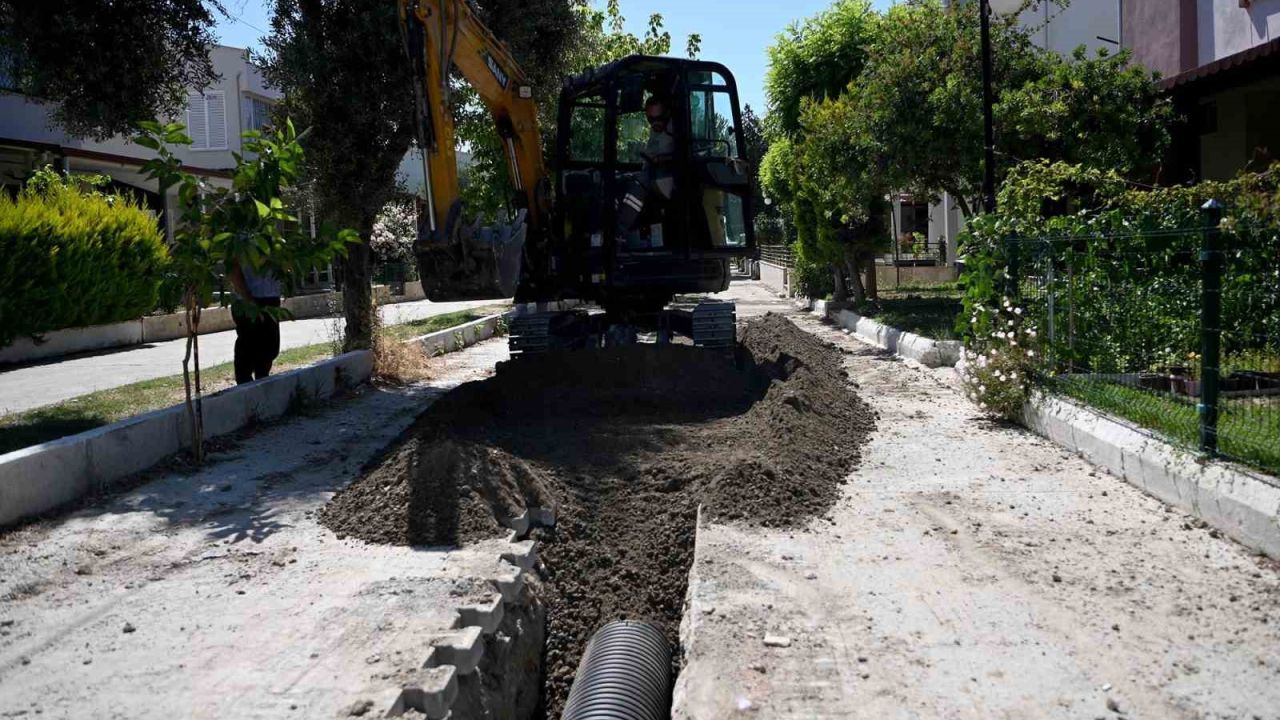 Kuşadası’nda 294 metrelik yağmur suyu hattı çalışması başladı
