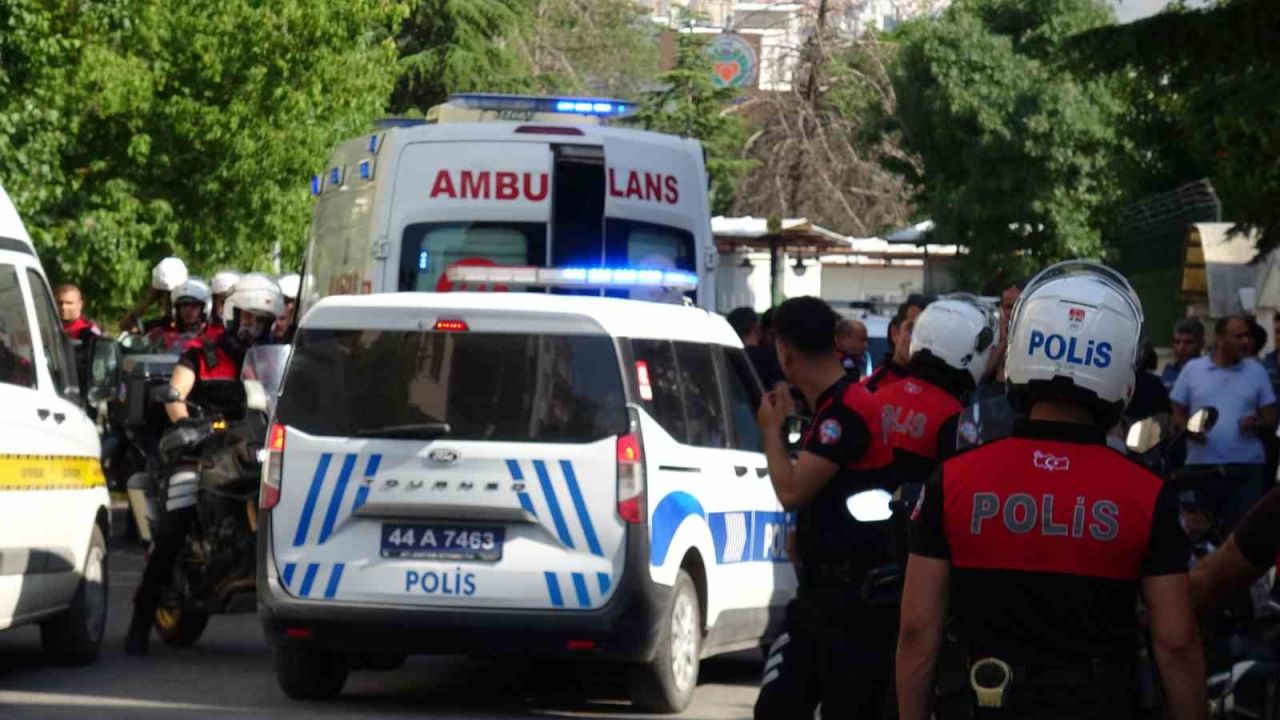 Malatya’da cinnet geçiren baba, eşini ve kızını öldürdü
