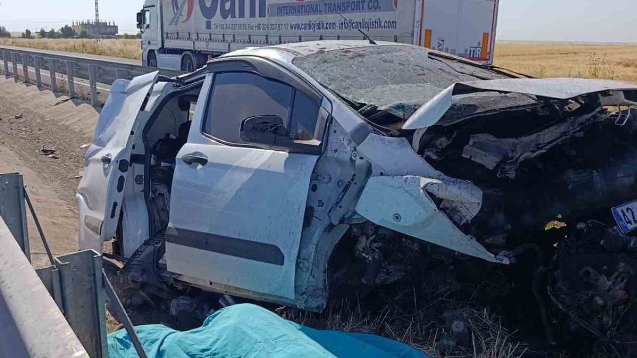 Mardin’de otomobil refüje çarptı: 1 ölü, 2 yaralı