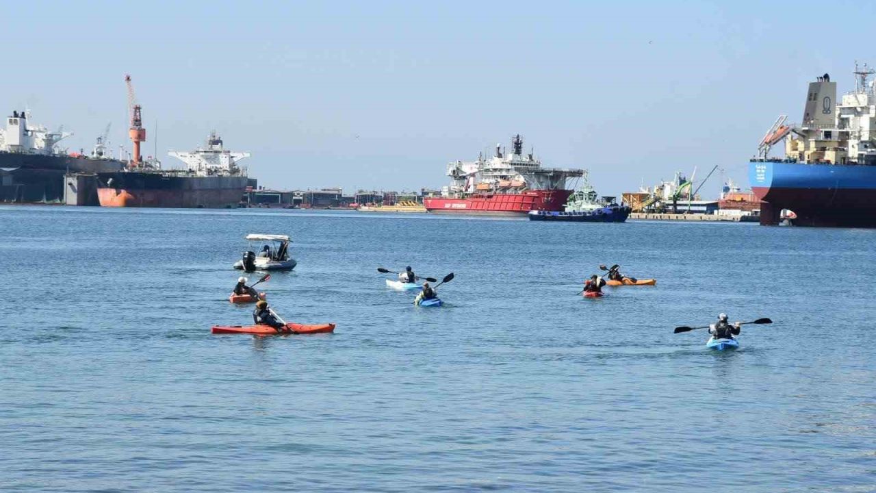 Marmara Denizi’nde ücretsiz kano keyfi havadan görüntülendi