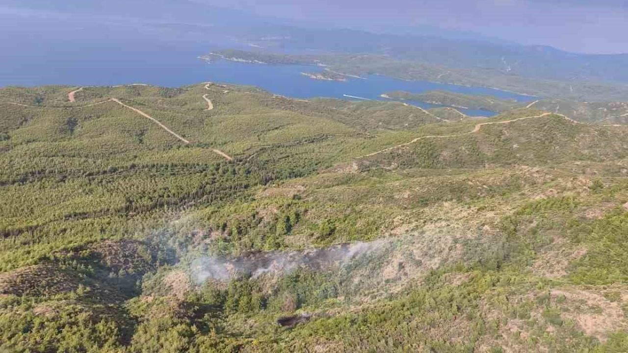 Marmaris’teki yıldırım kaynaklı orman yangını söndürüldü