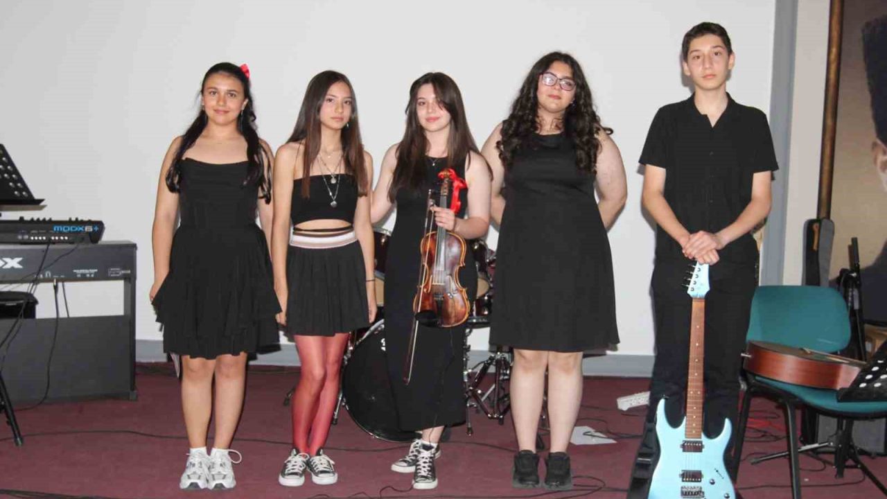Menteşe Anadolu Lisesi’nde müzik rüzgarı