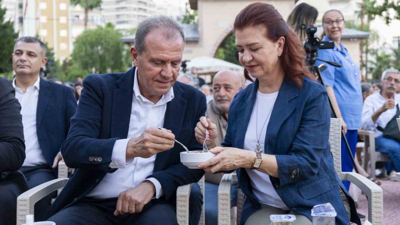 Mersin’de geleneksel aşure programı yoğun katılımla düzenlendi