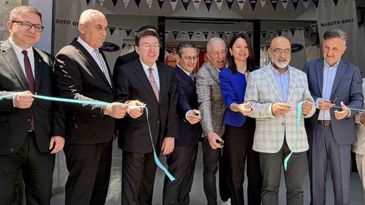 Meslek lisesine ’otomotiv eğitim laboratuvarı’