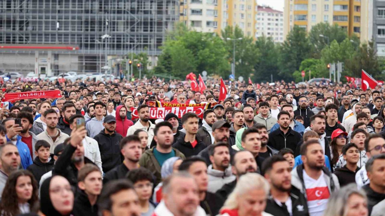 Milli heyecan Talas’ta yürekleri ısıttı