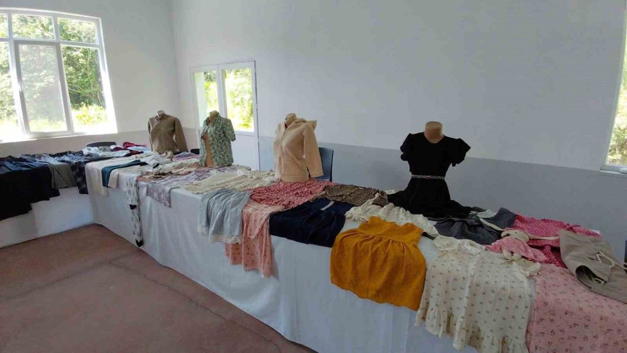 Mudurnu’da kadınların el emeği göz nuru eserleri görücüye çıktı