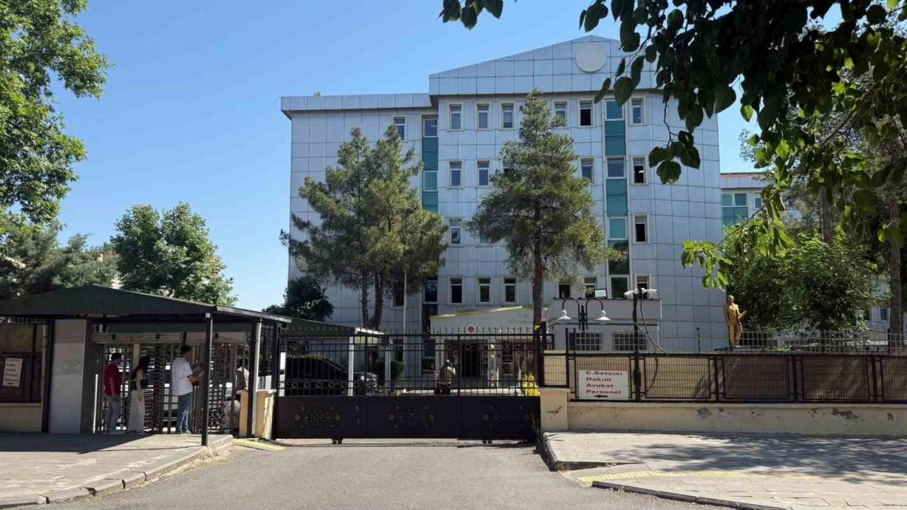 Narin Güran cinayetinde 15 kişinin yargılandığı dava 1 Ekim’e ertelendi