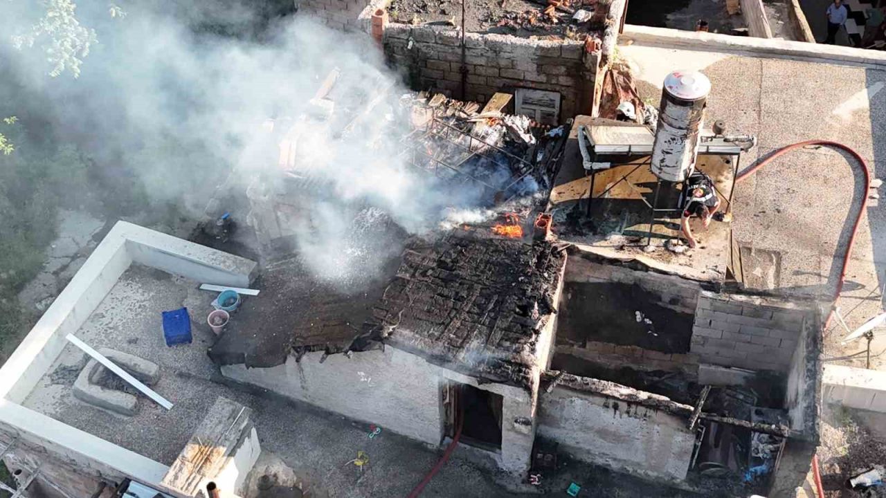 Nevşehir’de çatı yangını korkuttu