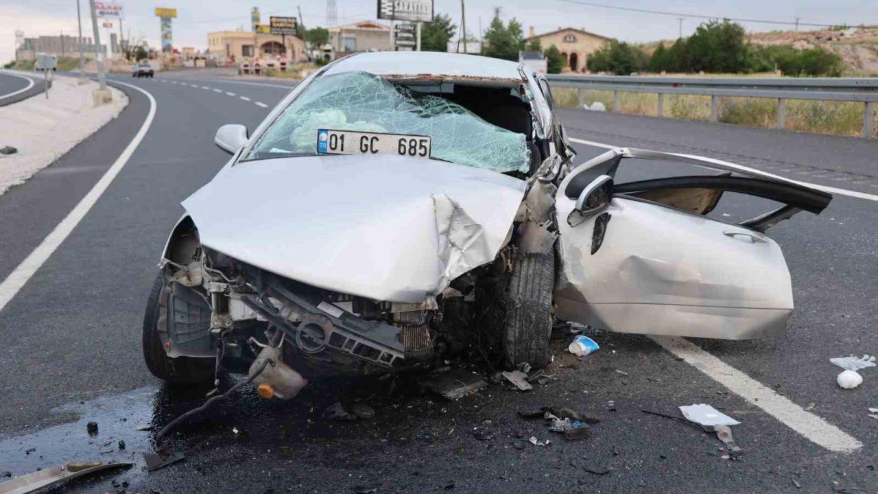 Nevşehir’de otomobil direğe çarptı: 1 çocuk ölü, 3 yaralı