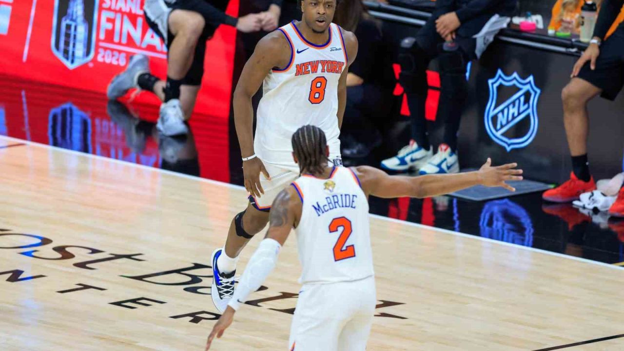 New York Knicks, San Antonio Spurs’ü yenerek NBA finallerine galibiyetle başladı