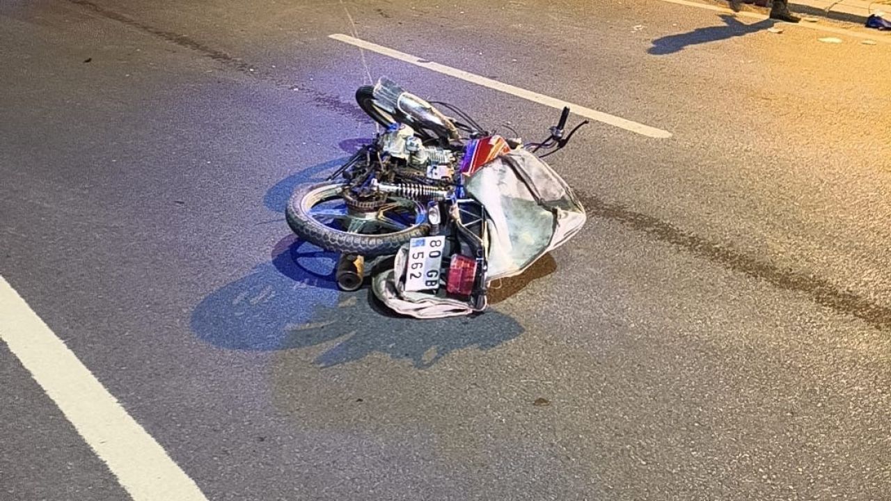 Osmaniye’de 2 motosikletin karıştığı kazada sürücüler yaralandı