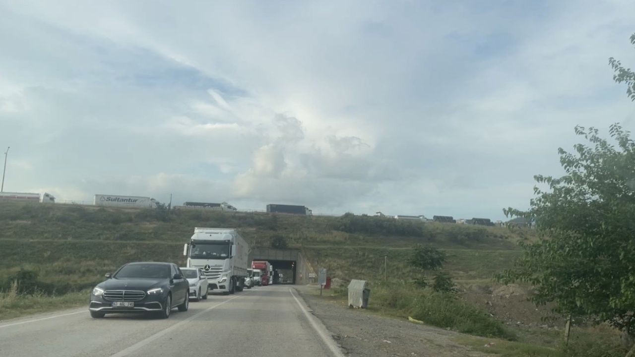 Osmaniye’de 6 ağır tonajlı aracın karıştığı kazada 2 kişi yaralandı