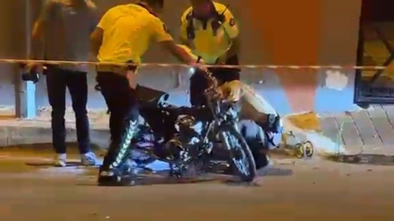 Otomobille çarpışan motosiklet sürücüsü hayatını kaybetti