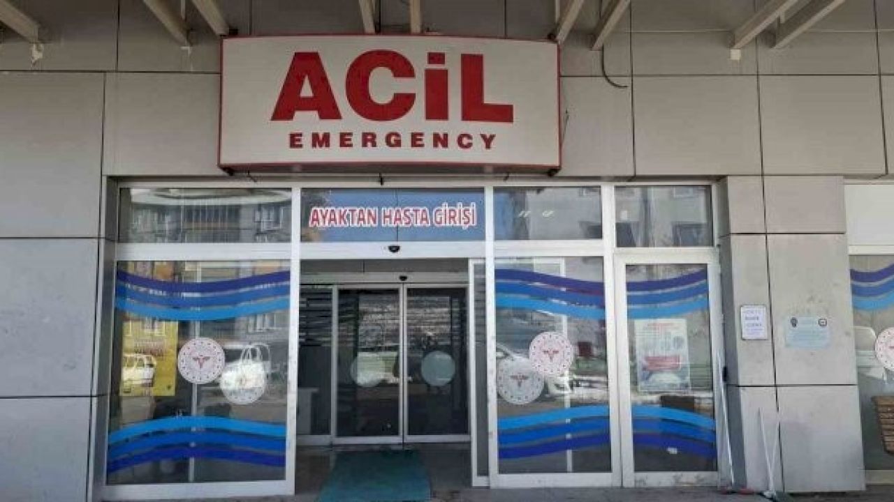 Park halindeki otomobile çarpan çocuk yaralandı