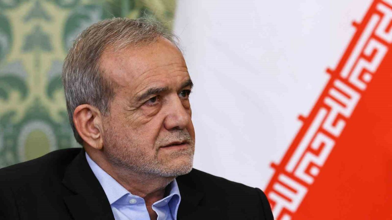 Pezeşkiyan: "Balistik füzelerle ilgili hiçbir müzakere yapılmadı ve yapılmayacak da"
