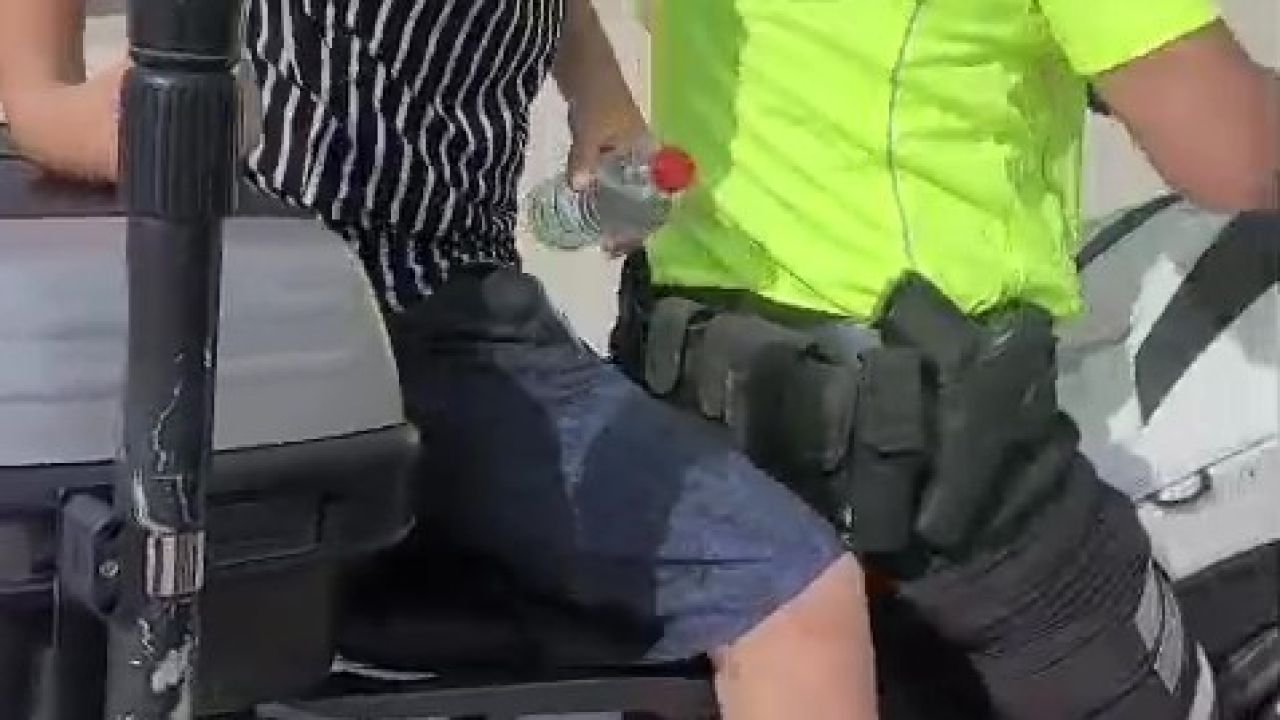 Polis ekipleri öğrenciyi sınava yetiştirmek için zamanla yarıştı