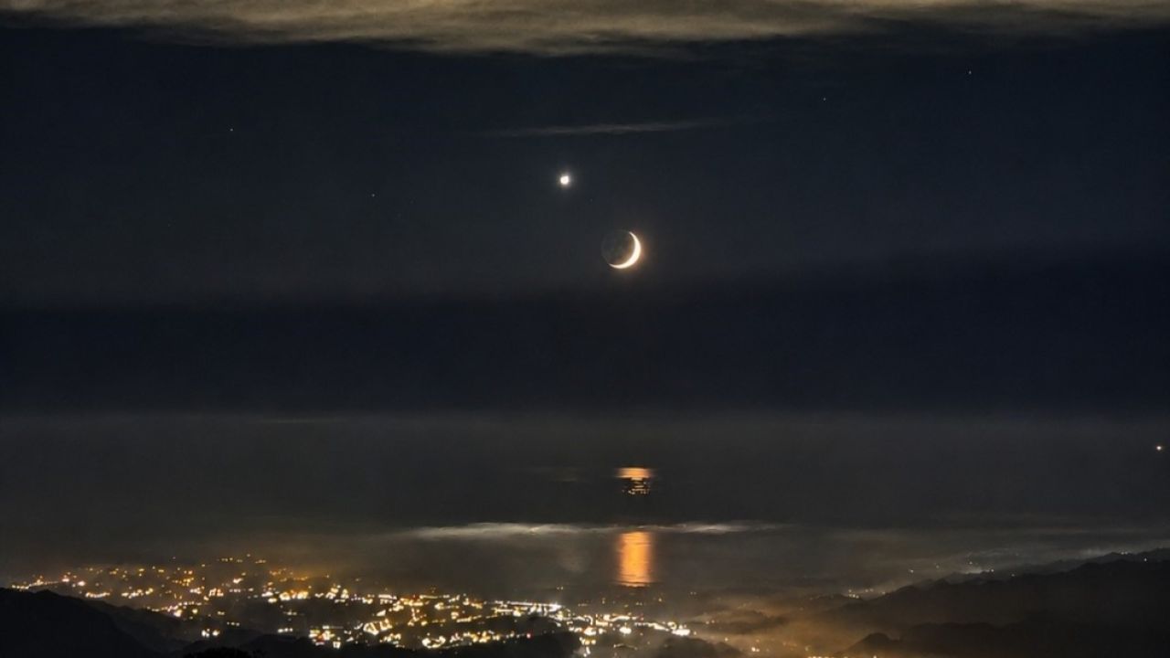 Rize semalarında ay yıldızlı eşsiz görüntü