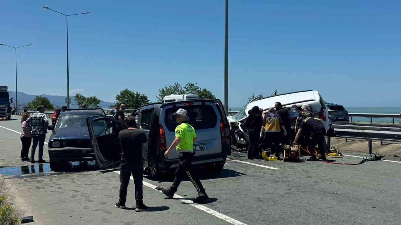 Rize’de ters yöne giren yaşlı sürücü kazaya neden oldu: 2 ölü, 3 yaralı