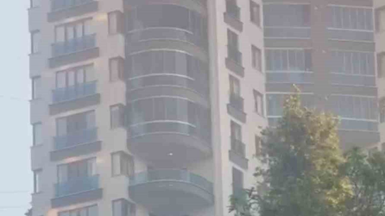 Rize’de yangın çıkan ev kullanılamaz hale geldi