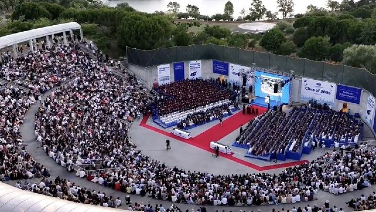 Sabancı Üniversitesi’nin 24. dönem lisans ve 27. dönem lisansüstü mezuniyet töreni gerçekleşti