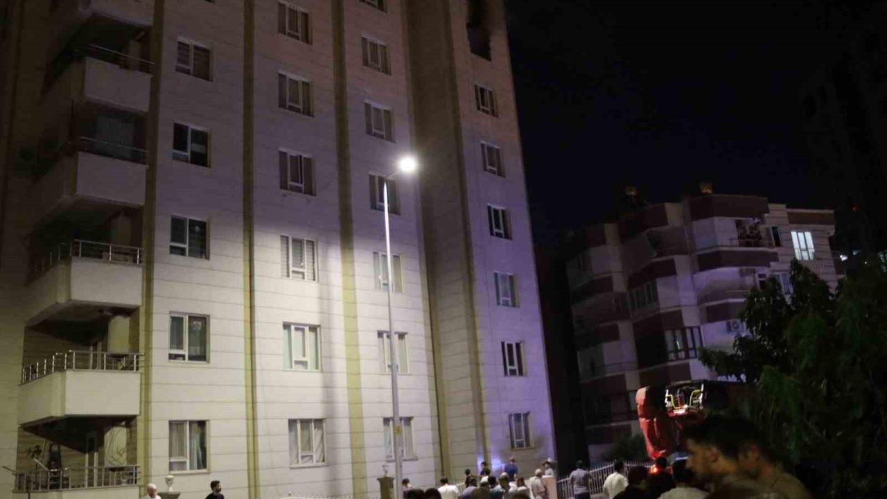 Şanlıurfa’da 9 katlı binada korkutan yangın