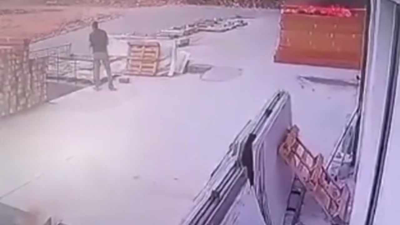 Şanlıurfa’da milyonlarca liralık zarara yol açan yangının görüntüleri ortaya çıktı