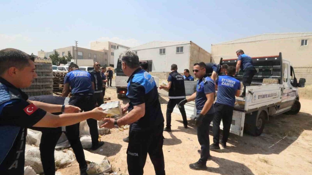 Şanlıurfa’da son kullanım tarihi geçmiş binlerce ürün imha edildi