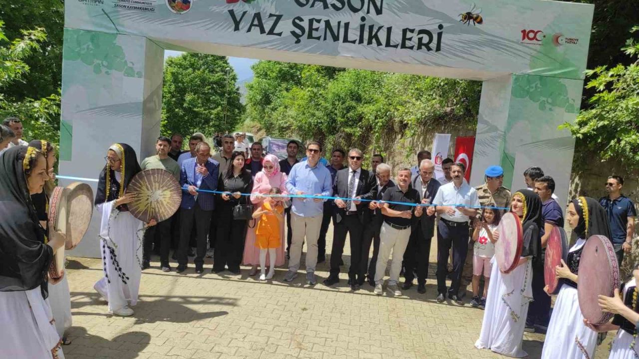 Sason’da ilk defa düzenlenen yaz şenliği yoğun ilgi gördü