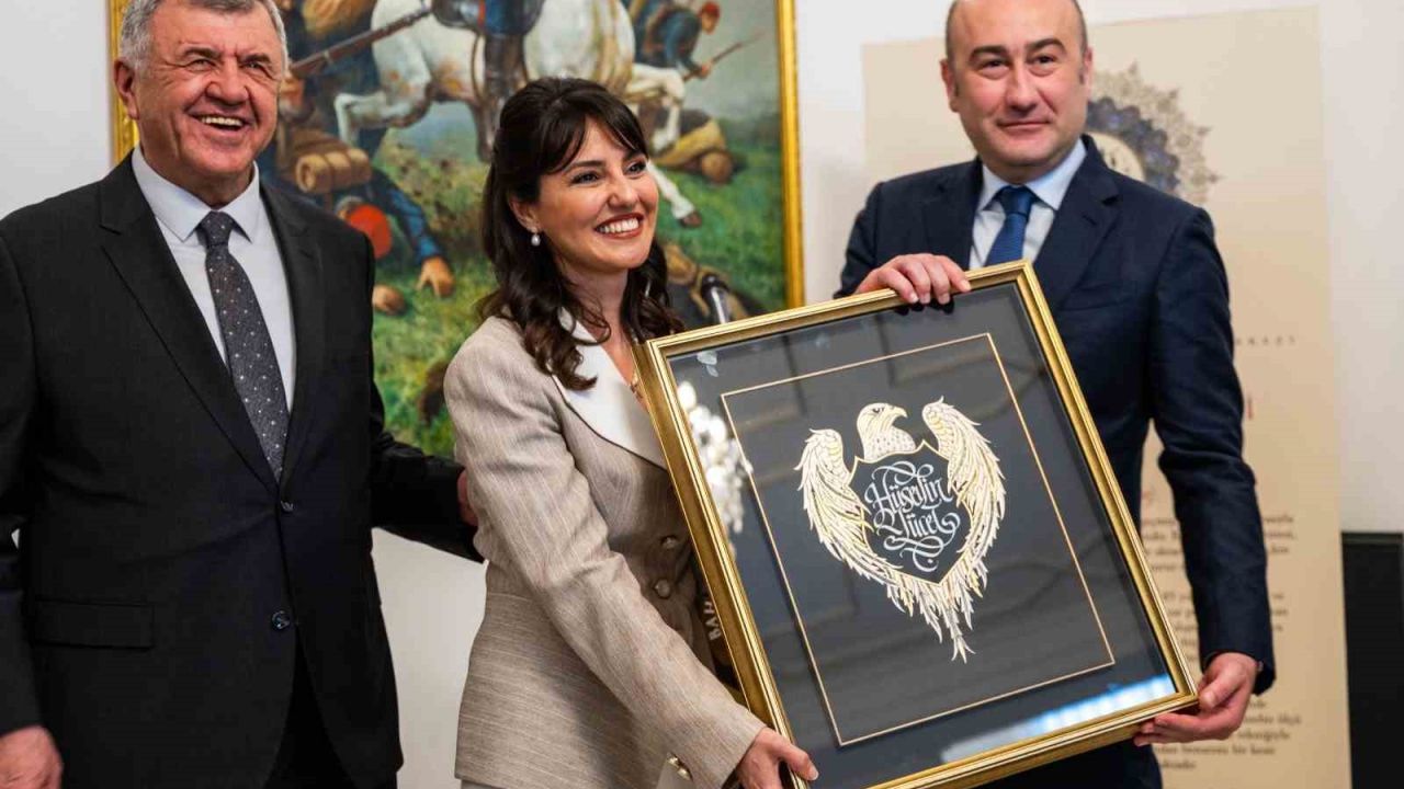 ‘Seçkiler’ Sergisi sanatseverlerle buluştu